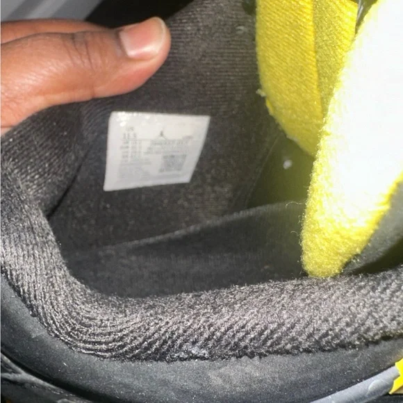 Jordan 4 yellow thunder